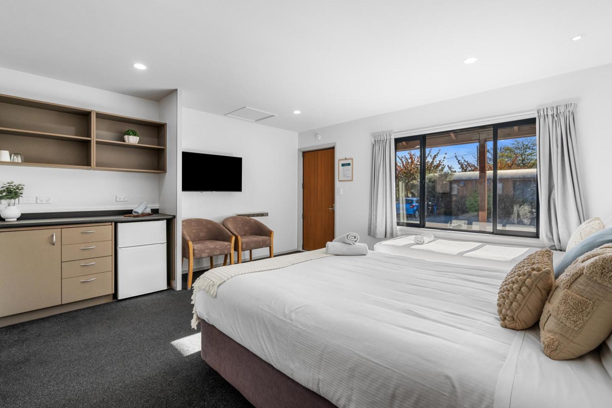 Tasman Holiday Parks - Te Anau Ngoại thất bức ảnh A studio apartment in Australia